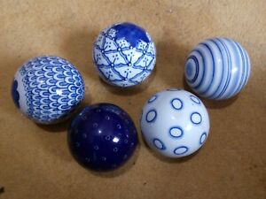 Decorative ceramic carpet balls, five, blue and white patterns