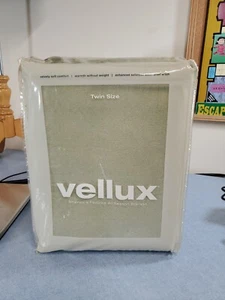West Point Home Vellux Moss Twin Size Blanket 63" X 90" New - Picture 1 of 7