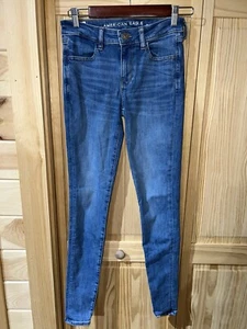 AMERICAN EAGLE Jeggings Size 2 LONG Light Wash Mid Rise - Picture 1 of 12
