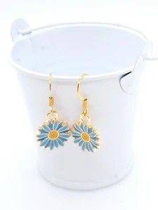 Beautiful Pastel Blue Daisy Earrings, Flower, Non-tarnish Gold Plated Hooks 1/2" - Picture 1 of 4