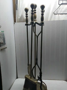Juego de herramientas de chimenea forjada pulida de latón 5 piezas y soporte organizador - Imagen 1 de 5