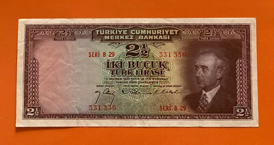 TURKEY 1947 ISSUE 2 1/2 LIRA BANKNOTE CRISP CHOICE VF/XF. Pick#140. - Image 1 of 2