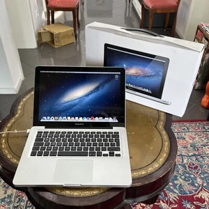 Apple MacBook Pro 2,4 GHz Intel BOXED - Bild 1 von 8