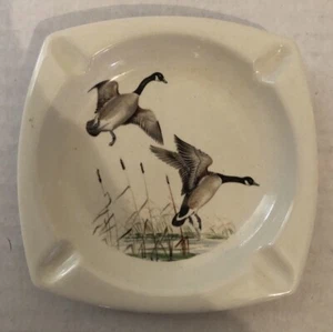 Canadian Geese over Cattails Ashtray, Hyalyn Porcelain Made In USA - Picture 1 of 4