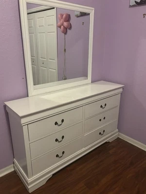 Bedroom Set (mattress, Dresser, Nightstand Included)(Bed Size:Full) - Image 1 of 4