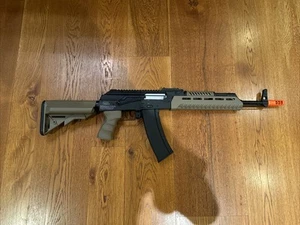 NEW Elite Force 6mm AKX Airsoft Rifle w/ EyeTrace Tracer Unit In Black/Tan - Picture 1 of 6