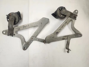 Soporte de guardabarros con bocinas 1984-96 OEM Jeep Cherokee XJ Comanche MJ - Imagen 1 de 2