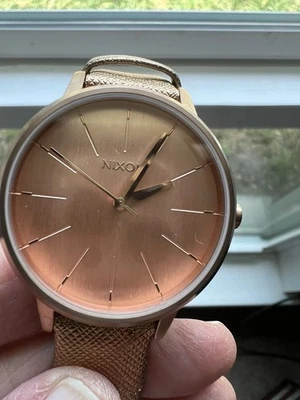 Женские часы Nixon The Kensington Golden - Изображение 1 из 4