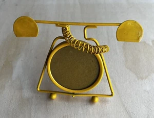 Portafoto in metallo a forma di telefono giallo vintage - Foto 1 di 4