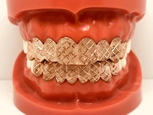 STERLINGSILBER MIT 18K ROSÉVERGOLDET DIAMANTSCHLIFF + STAUBSCHLIFFEN GRILLZ