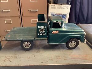 Vintage Tonka Farms Green Stake Bed Truck