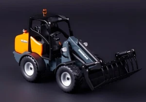 IMC MODELS, Wheel loader DOOSAN DL 80 TL with forks, 1/32, IMC99-10104 - Picture 1 of 4