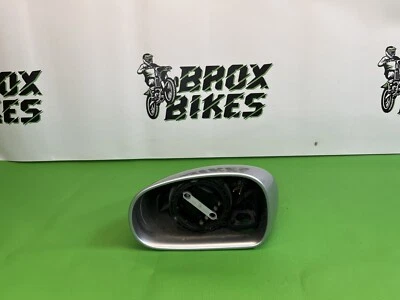 Серебристое наружное зеркало со стороны водителя 2001 Audi TT Quattro с электроприводом слева - Изображение 1 из 4