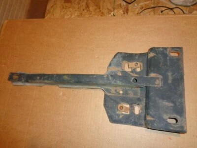 1973 1974 1975 1976 1977 1978 1979 Ford Truck Bronco capó pestillo soporte Foto 1 de 4