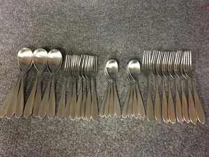 30 Piece Robert Welch Deka/Deta Flateware Set - Picture 1 of 4
