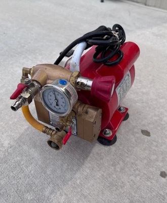 Usado - Bomba de prueba hidrostática Reed EHTP500 110V 60 HZ 500 PSI 2GPM Foto 1 de 4