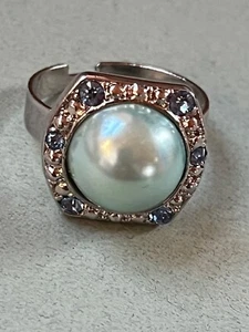 Silvertone Band w Faux Light Blue Mabe Pearl Rimmed in Darker Blue Rhinestone - Picture 1 of 7
