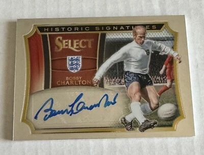 2015-16 Select Sir Bobby Charlton Historic Signatures automático 100/125 Inglaterra Foto 1 de 2
