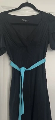 betsy johnson Black Dress With blue Belt. Size 4. Elegant Shirt Sleeve Women Foto 1 de 4