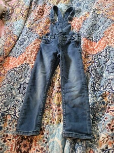SILVER NISHA DENIM BIB OVERALL JEANS GIRLS SIZE 5ACTUAL W 21 L 17 STRAIGHT - Picture 1 of 10