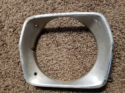 1973 1974 MOPAR PLYMOUTH DUSTER VALIANT SCAMP OEM MOLDURA DE FAROL DIANTEIRO DIREITO - Imagem 1 de 4