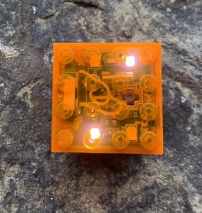 Blocco Edilizia 4x4x3 Blocco Illuminazione LED Mattone. Arancione traslucido.  - Foto 1 di 6