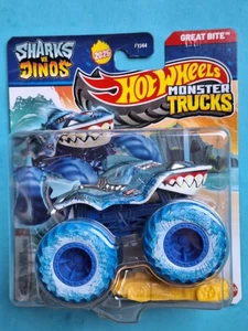 Great Bite 🔥 1:64 Hot Wheels Monster Trucks Truck Shark Tiger Sharks Vs Dinos - Picture 1 of 1