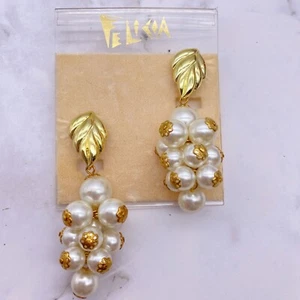 Vintage Felicia faux pearl grape cluster earrings gold tone white NOS Dangle - Picture 1 of 5