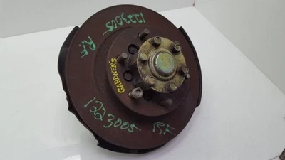 Husillo/nudillo delantero pasajero con ABS compatible con 97-03 MONTERO SPORT 540187 Foto 1 de 4