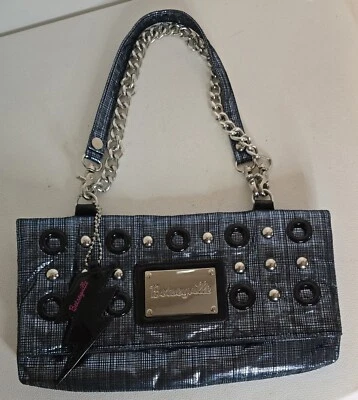 Bolsa de ombro Betsey Johnson Betseyville azul metálica dobrável corrente e berloque - Imagem 1 de 4