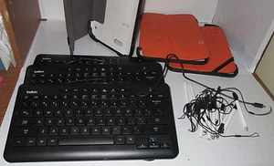 Belkin Wired Keyboard with 5-pin Micro B2B127-BLK for Galaxy Tab + Covers Stylus - Picture 1 of 11