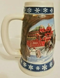 Tazza Anheuser Busch BUDWEISER 1995 Clydesdale Holiday Stein illuminazione la strada di casa - Foto 1 di 4