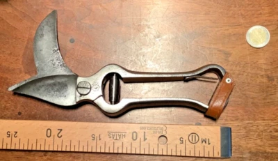 outils anciens, old tool, beau et grand sécateur avec serpe, estampillé... - Photo 1/4