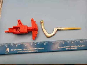 VTG 1992 Hasbro Conan Adventurer THUNDER BATTLE STALLION Crossbow / Sickle Only - Picture 1 of 8
