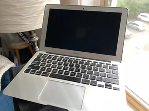 Apple Macbook Air Model A1370 - 11 inch - Parts Only - 128 GB SSD 4GB RAM - Afbeelding 1 van 6