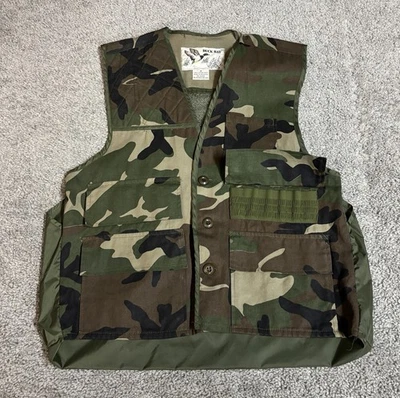 Vintage Duck Bay Hunting Vest Mens M Camo 70s 80s Outdoor Sportsman Pockets - Image 1 of 4