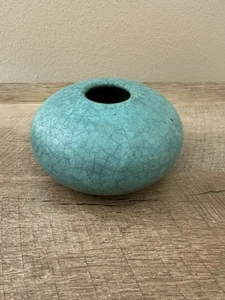 "Florero William Crutchfield Studio cerámica en cuclillas 3"" firmado verde azulado craquelado" - Imagen 1 de 10