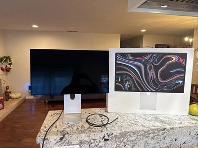 Apple Studio Display TiltScreen Standard Glass 27’ 5K Retina A2525 MK0Q3LL/A+BOX - Image 1 of 4