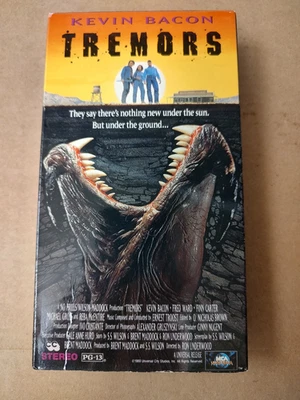 Tremors (1999 VHS Tape) Collectors Choice- Kevin Bacon Fred Ward Reba McIntyre - Image 1 of 2