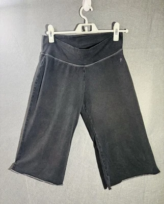 So Sporty Capri Pants Women's M Black - Image 1 of 4