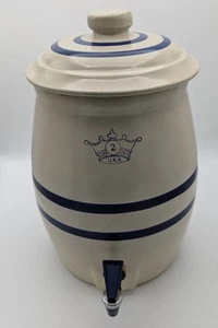 Raffrescatore acqua vintage Robinson Ransbottom 2 galloni gres corona/strisce blu con coperchio - Foto 1 di 12