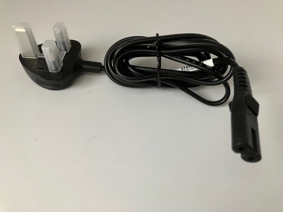 FIGURE 8 POWER LEAD CABLE C7 2 PIN LAPTOP UK TO FIG MAINS PLUG CORD 1.5M - Image 1 of 1