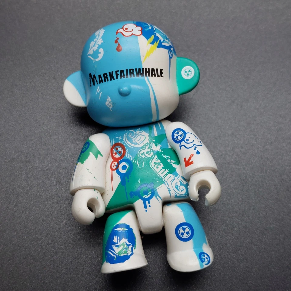 TOY2R MARK FAIRWHALE 2.5" QEE 2006 VERSÃO AZUL E BRANCO - Imagem 1 de 3