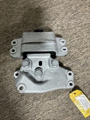 Volkswagen Passat 2006 3,6 L montaje del motor izquierdo SB Foto 1 de 3