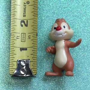 Disney Chip N Dale Chipmunk 2" Mini Action Figure Cake Topper Basta Gioca - Foto 1 di 6