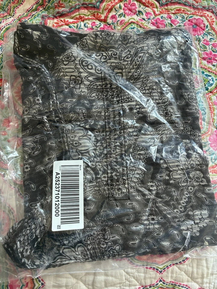 Bufanda rectangular Liz Claiborne negra floral cachemira nueva en bolsa 72x29 chal grande Foto 1 de 4