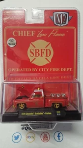 M2 Machines Chief Low Flame SBFD '76 Chevrolet Scottsdale Chase 750 pz (NG54) - Foto 1 di 6