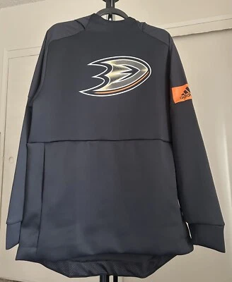 Sudadera con capucha para hombre Anaheim Ducks Adidas modo de juego PO #EJ7457 talla L Foto 1 de 4