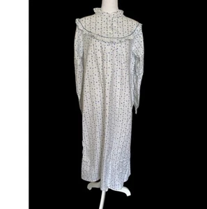 NWT Cascade Blues Intimates Women’s Long Flannel Gown White Blue Floral Size M - Picture 1 of 14
