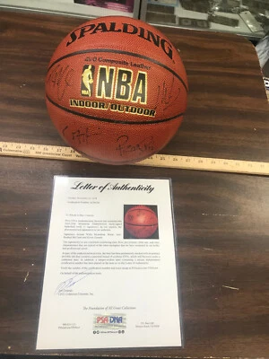 2005-06 kevin garnett minnesota timerwolves team signed basketball 11 autos psa - Image 1 of 4